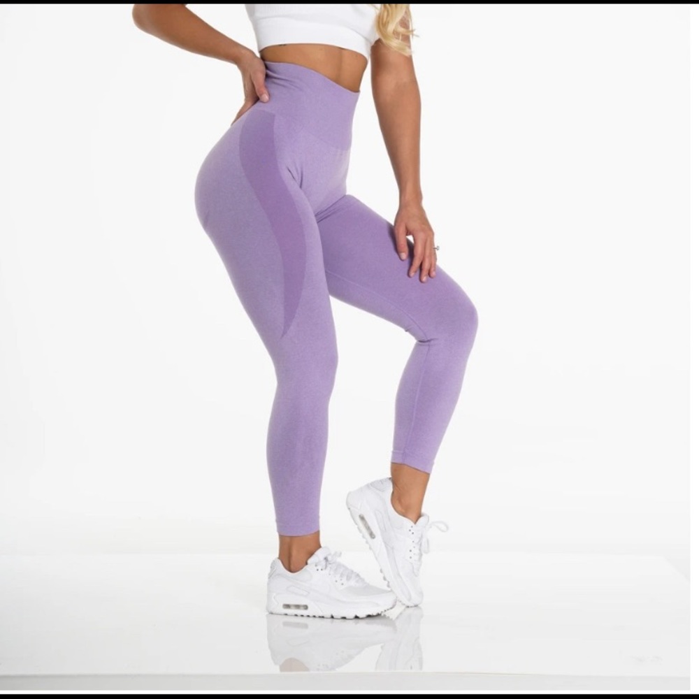NVGTN Lilac Contour Seamless Leggings NWOT